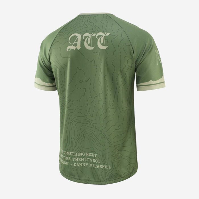 Back of short sleeve mountain bike top
