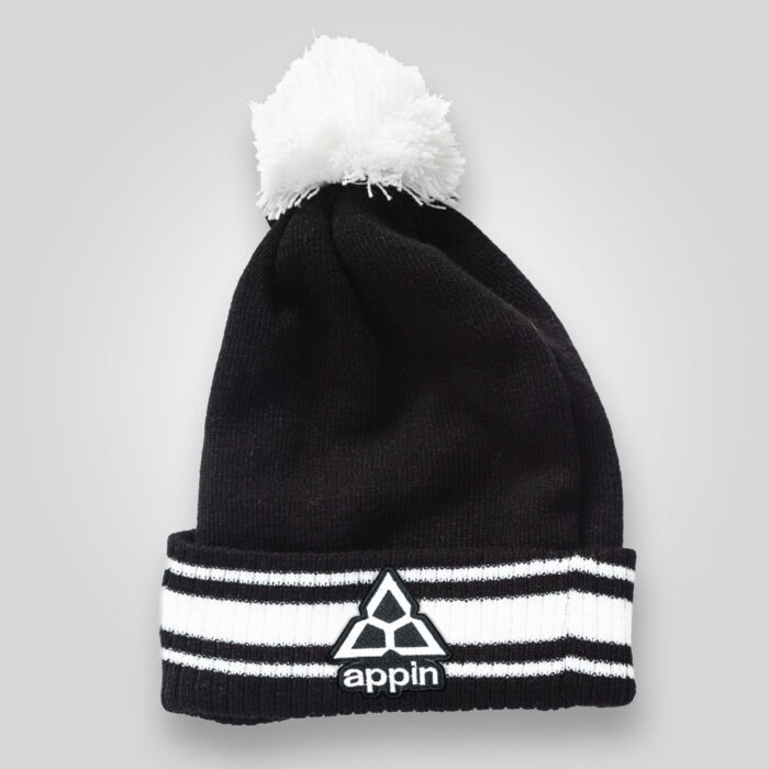 Bobble hat with embroidered badge